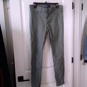 GAP Denim Favorite Jeggings in army green, Size 6/28T. Like new.